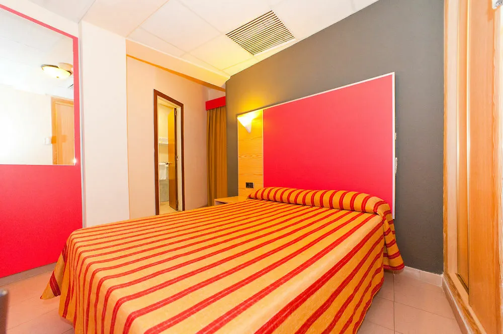 The Red Hotel By Ibiza Feeling - Adults Only サンアントニオアバド