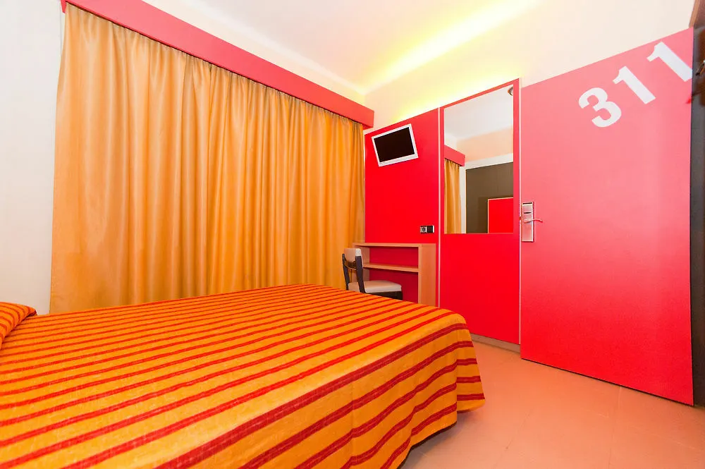 The Red Hotel By Ibiza Feeling - Adults Only サンアントニオアバド